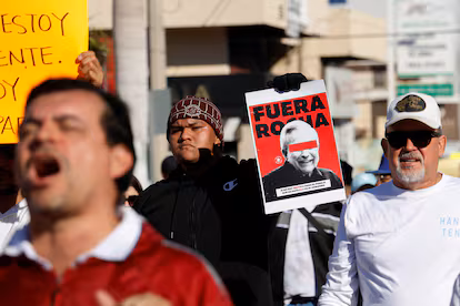 Sinaloenses exigen renuncia de Rocha ante ola de&nbsp;violencia.